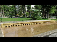 Si-o-seh pol - Replica
