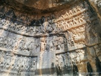 Victory of Shapur over the Roman army
