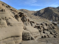 Monster rocks, Vardij
